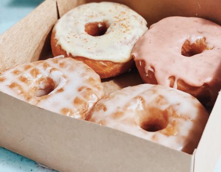 box of 4 donuts