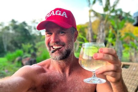 pete evans' dirty fingernails